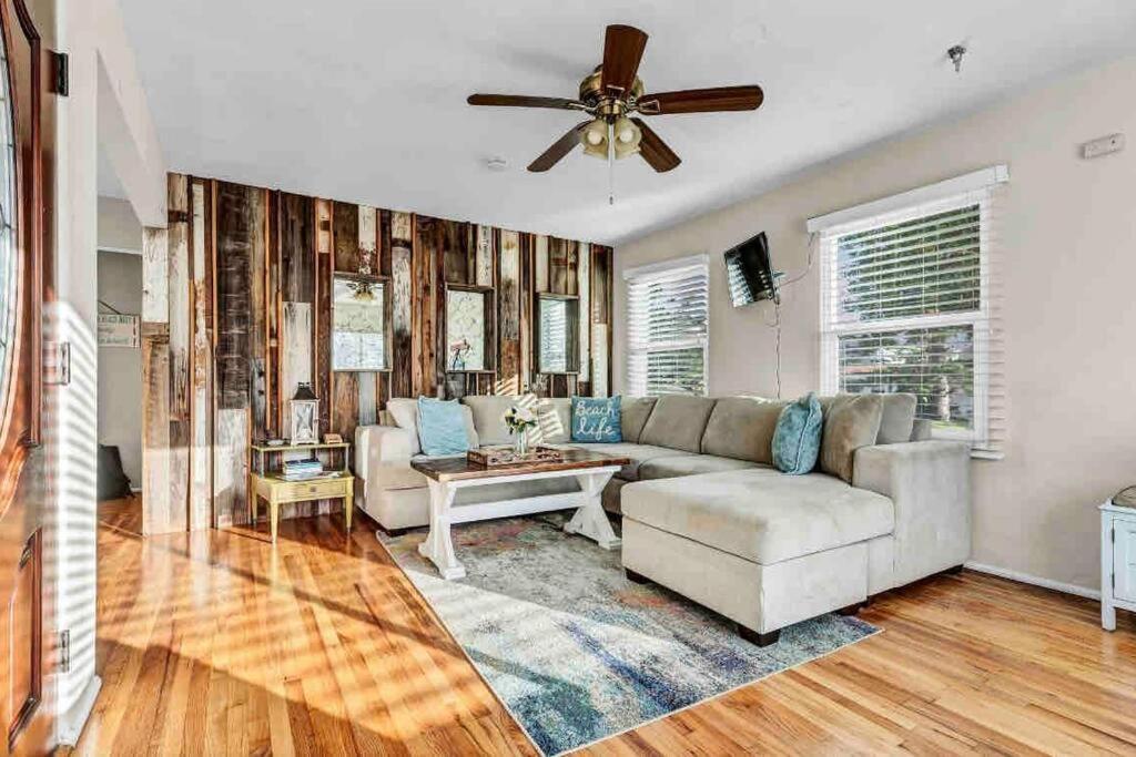 Holiday home Rustic Coastal Retreat In Sunset Cliffs Three Beds & Two Baths